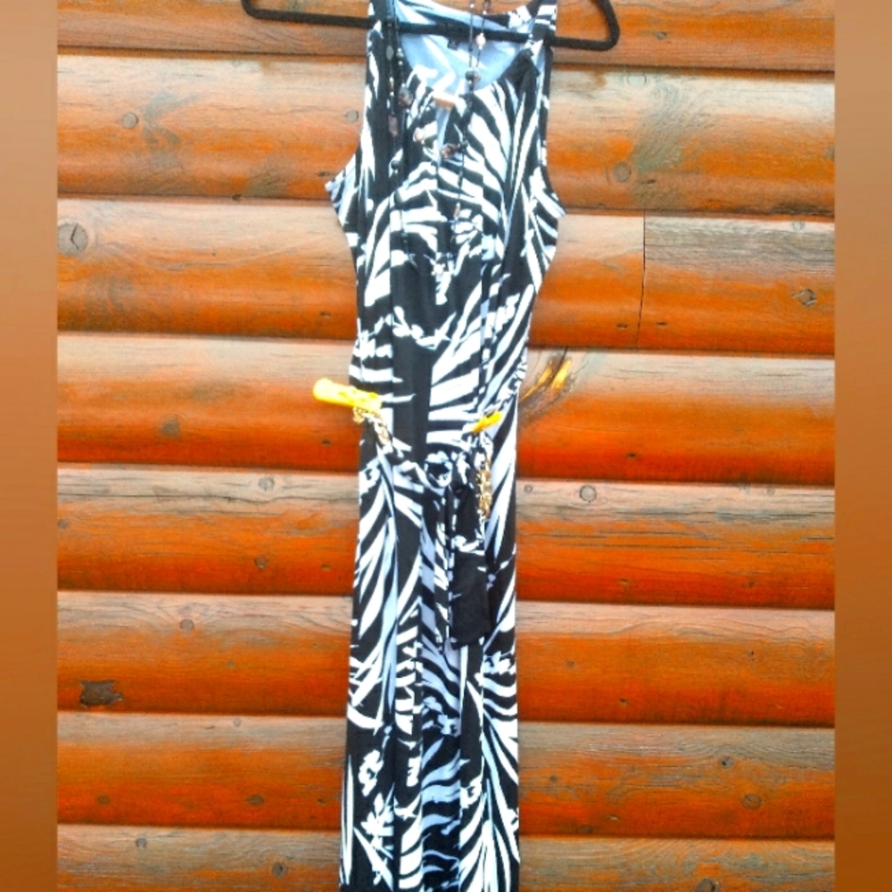 🆘  DRESS BLACK/WHITE & GOLD HARDWARE PALM MAXI SZ M/LG MAXI TRAVEL DRESS
